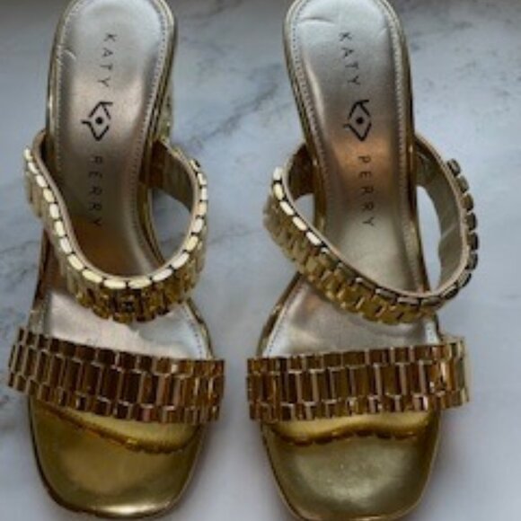 Katy Perry Linksy Sandal in Gold - Picture 1 of 4